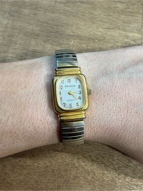 Advance Vintage Two Tone Stretch Band Quartz Watch Japan Movement Women’s